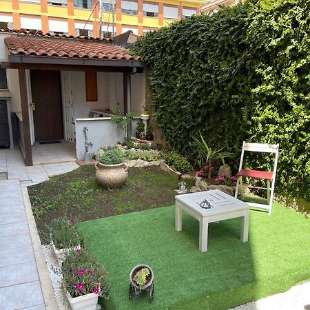 House With Private Garden Apartment Rome Exterior photo