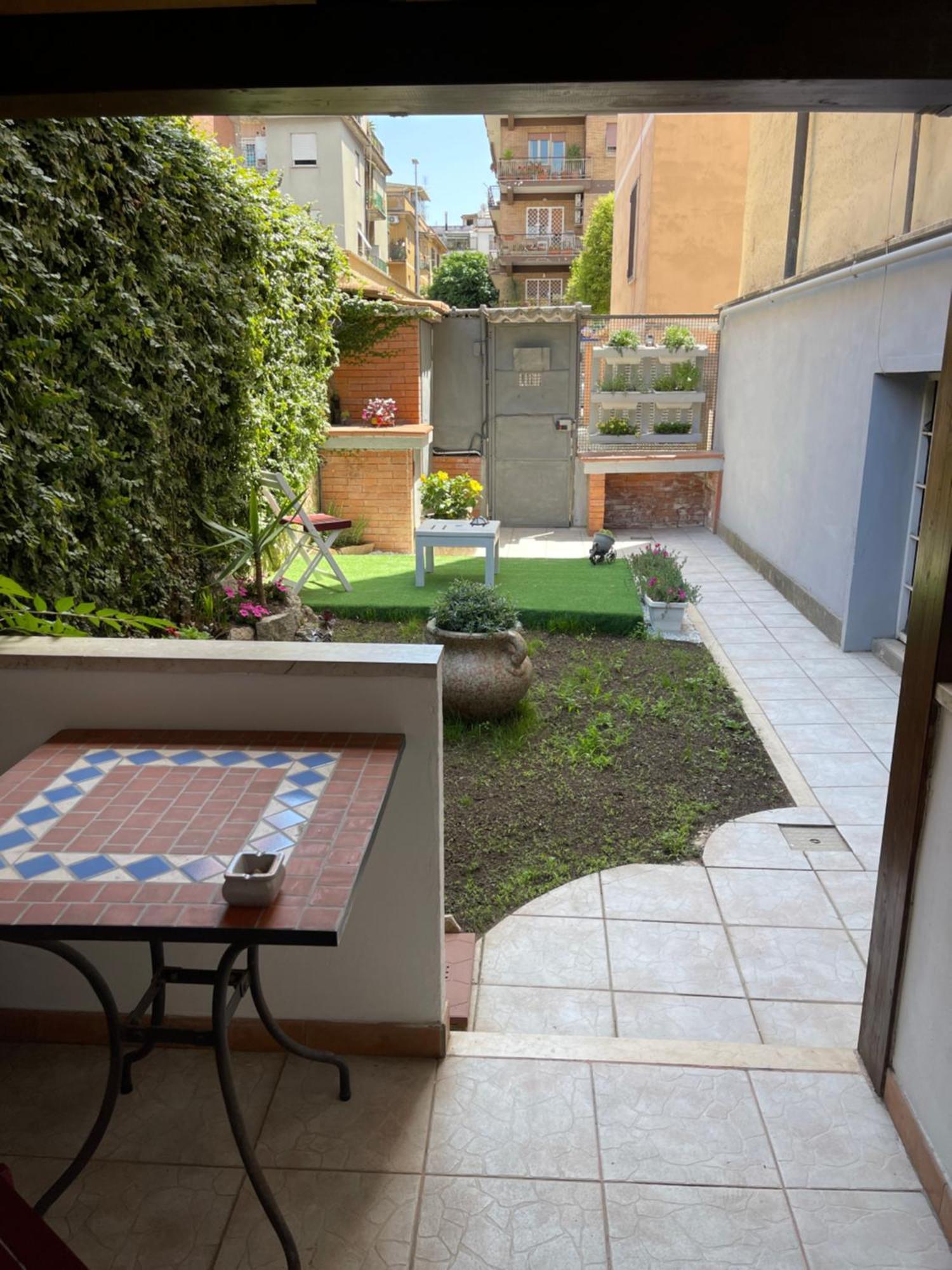 House With Private Garden Apartment Rome Exterior photo